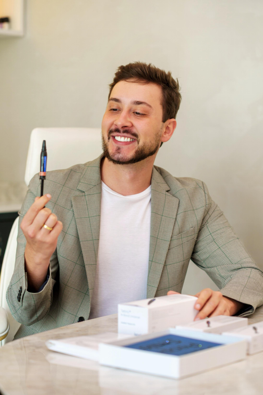 Por que trocar suas restaurações de amálgama (ESCURAS) por resinas compostas (BRANCAS)?