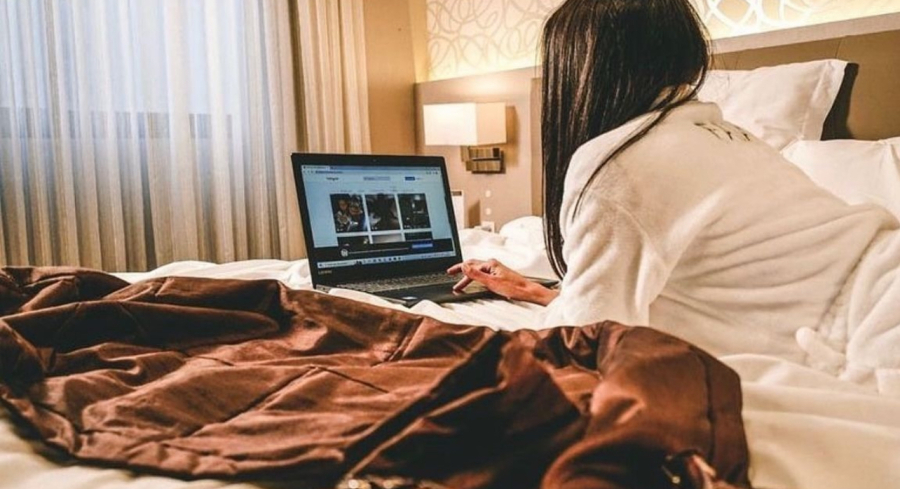 Feriados prolongados mudam a forma de viajar: hotéis viram escritório temporário para quem trabalha remoto