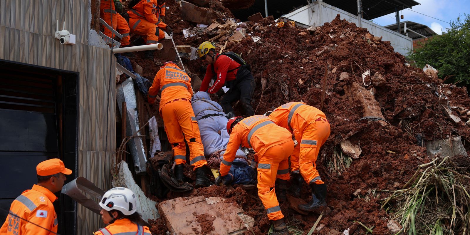 Chuvas em MG já deixaram 47 mortos e 20 desaparecidos