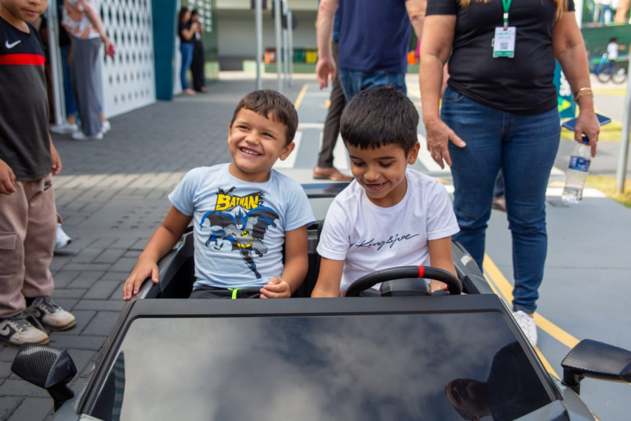 Chapecó Criança é reinaugurada com prédios públicos e ruas em escala reduzida