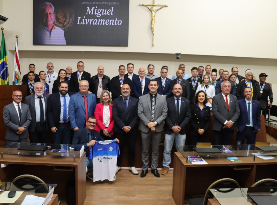 Câmara entrega Medalha Mérito Desportivo Miguel Livramento a destaques do esporte catarinense