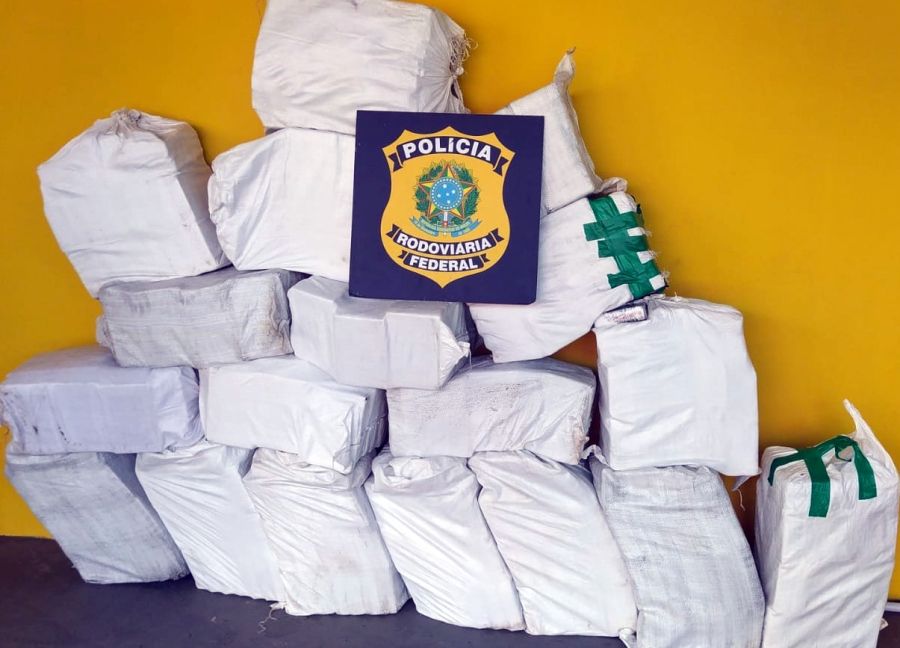 PRF apreende quase meia tonelada de cocaína na BR-101 em Joinville