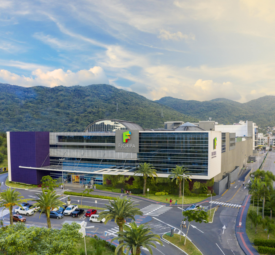 IA, ensino conectado ao mercado e plano de expansão: Uniavan apresenta visão para o futuro em evento no Floripa Shopping