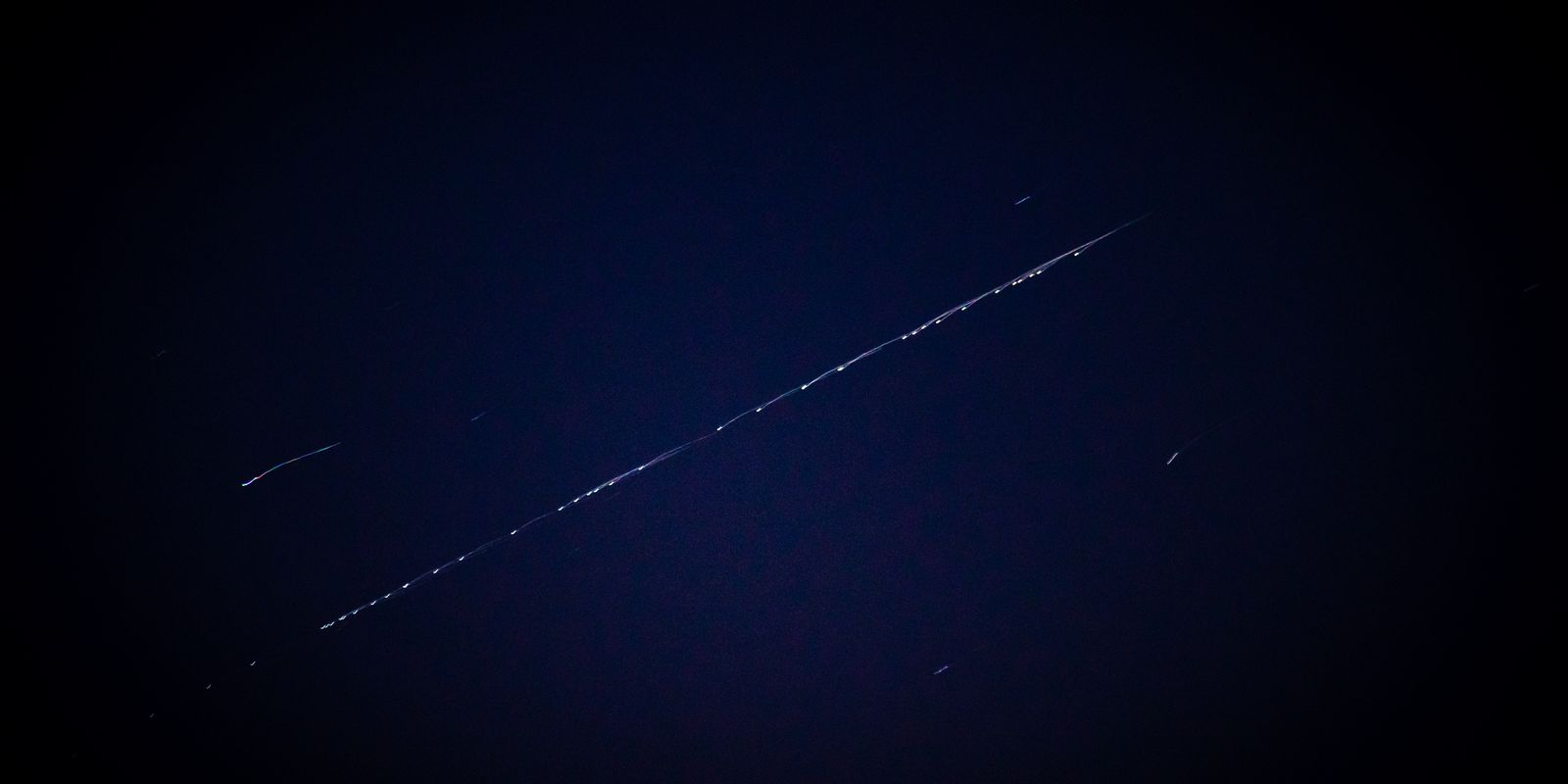 Proliferação de satélites põe em risco observações astronômicas