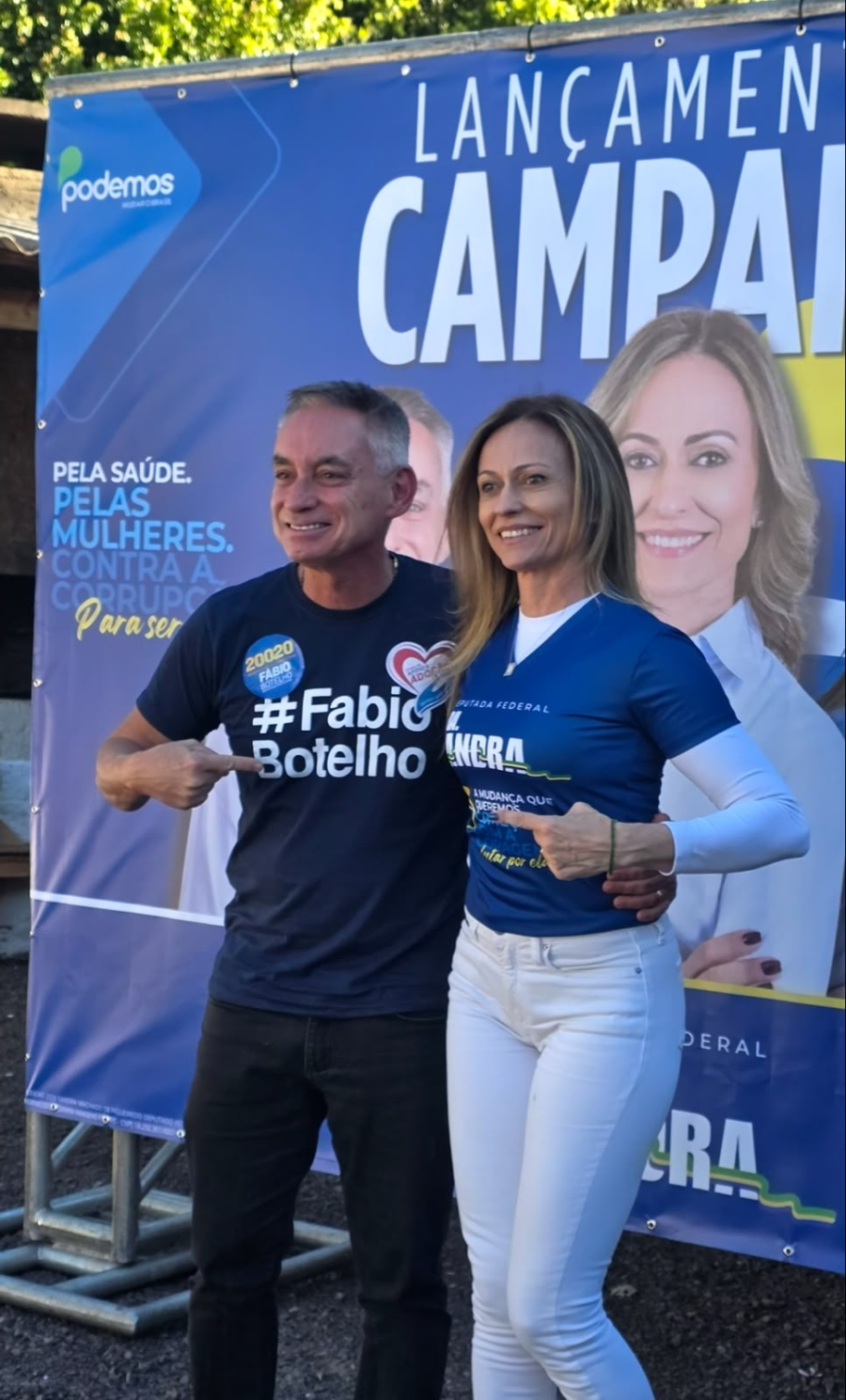 Dra Sandra lança campanha com Fábio Botelho em Chapecó 