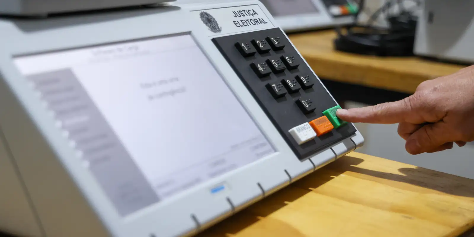 Justiça Eleitoral garante transporte e urnas adaptadas para PCD