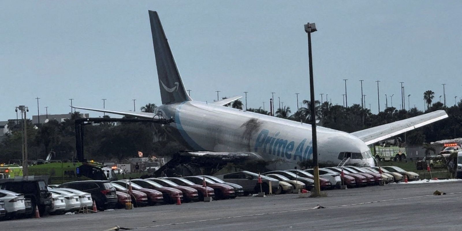 Pelo menos 5 pessoas morrem em acidente com avião de carga em Miami