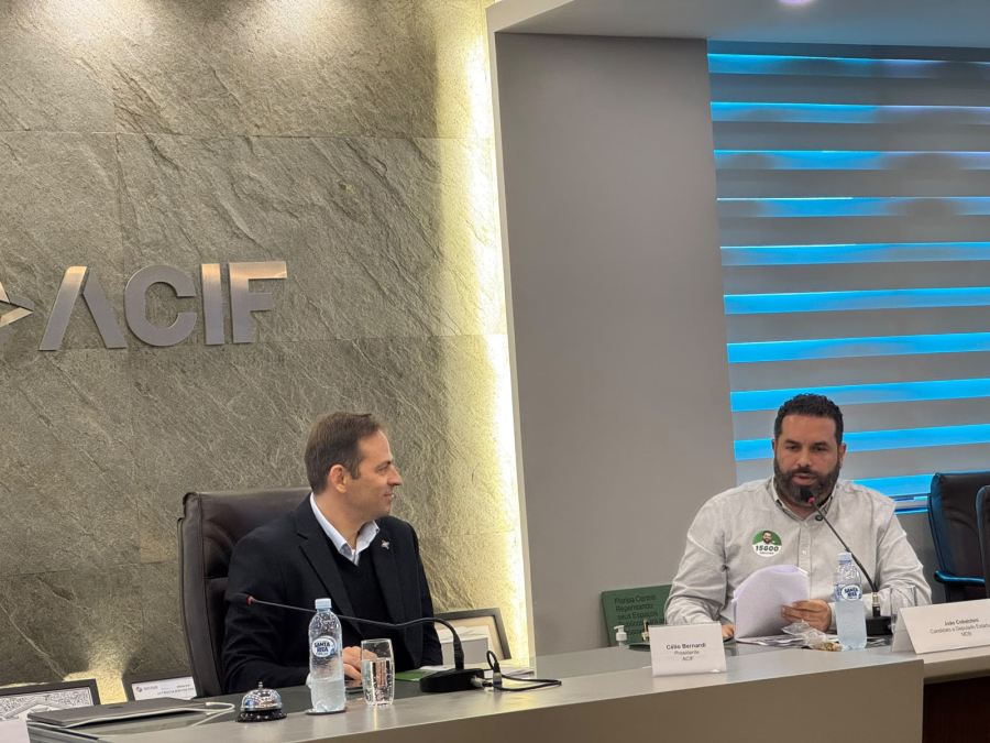 João Cobalchini firma compromisso com a Grande Florianópolis e expõe os 15 projetos de campanha em sabatina na ACIF