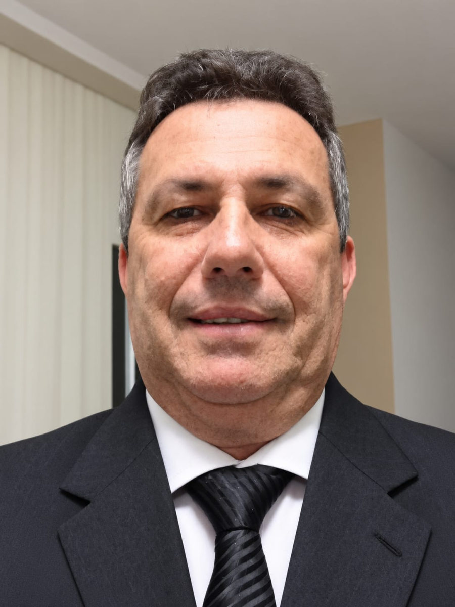 Professor João Rotta Filho recebe Medalha Marcílio César Ramos Kieger por sua trajetória no esporte catarinense