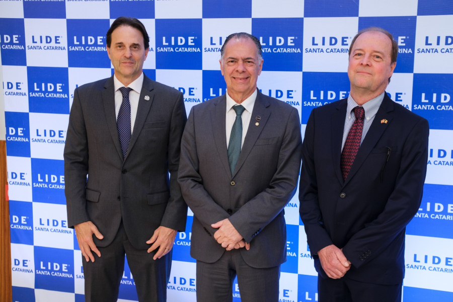 Presidente da FIESC é homenageado pelo LIDE SC por promover ações de internacionalização das empresas 