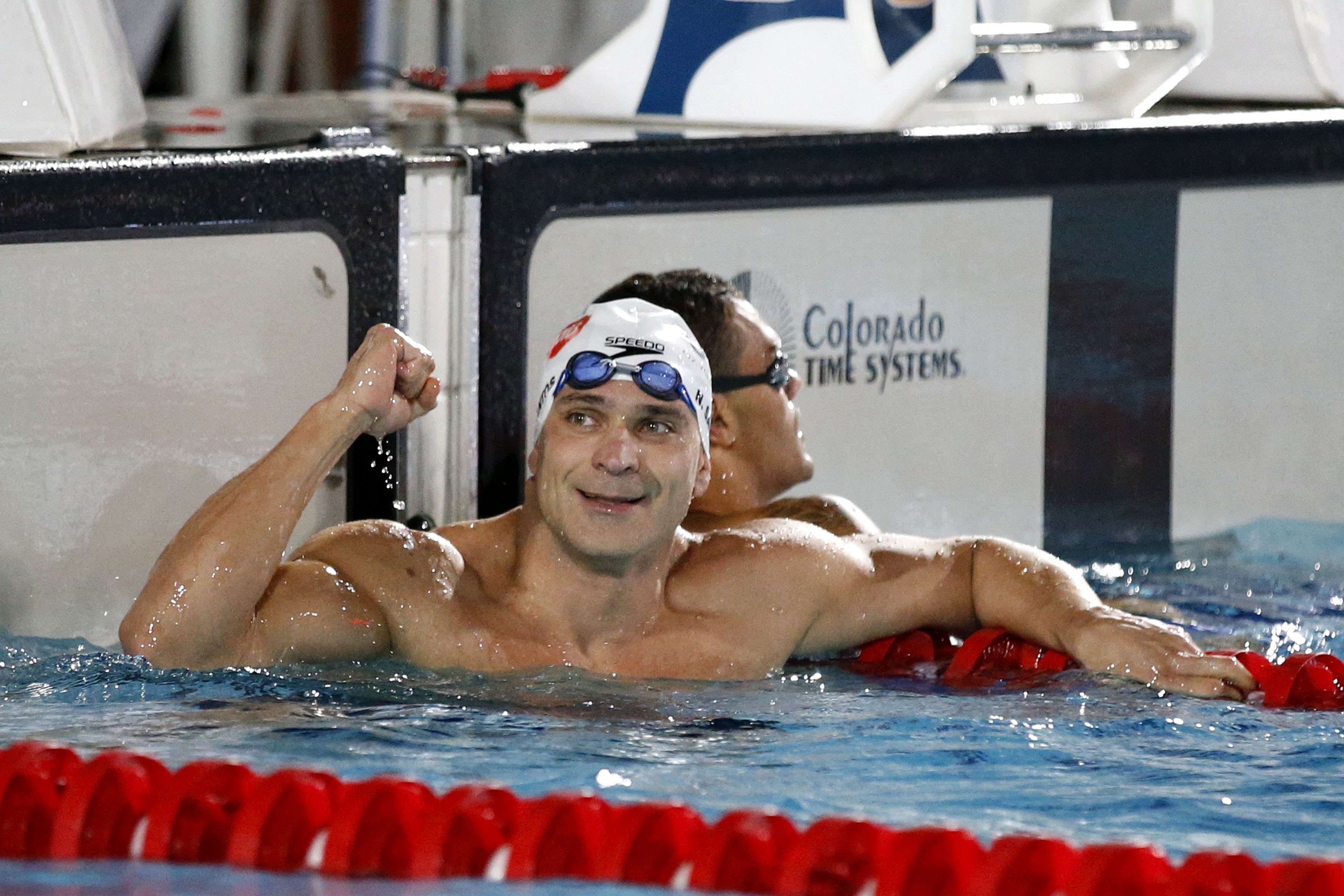 Aposentado, Nicholas Santos, aos 45 anos, nada abaixo do índice para o Campeonato Mundial de natação