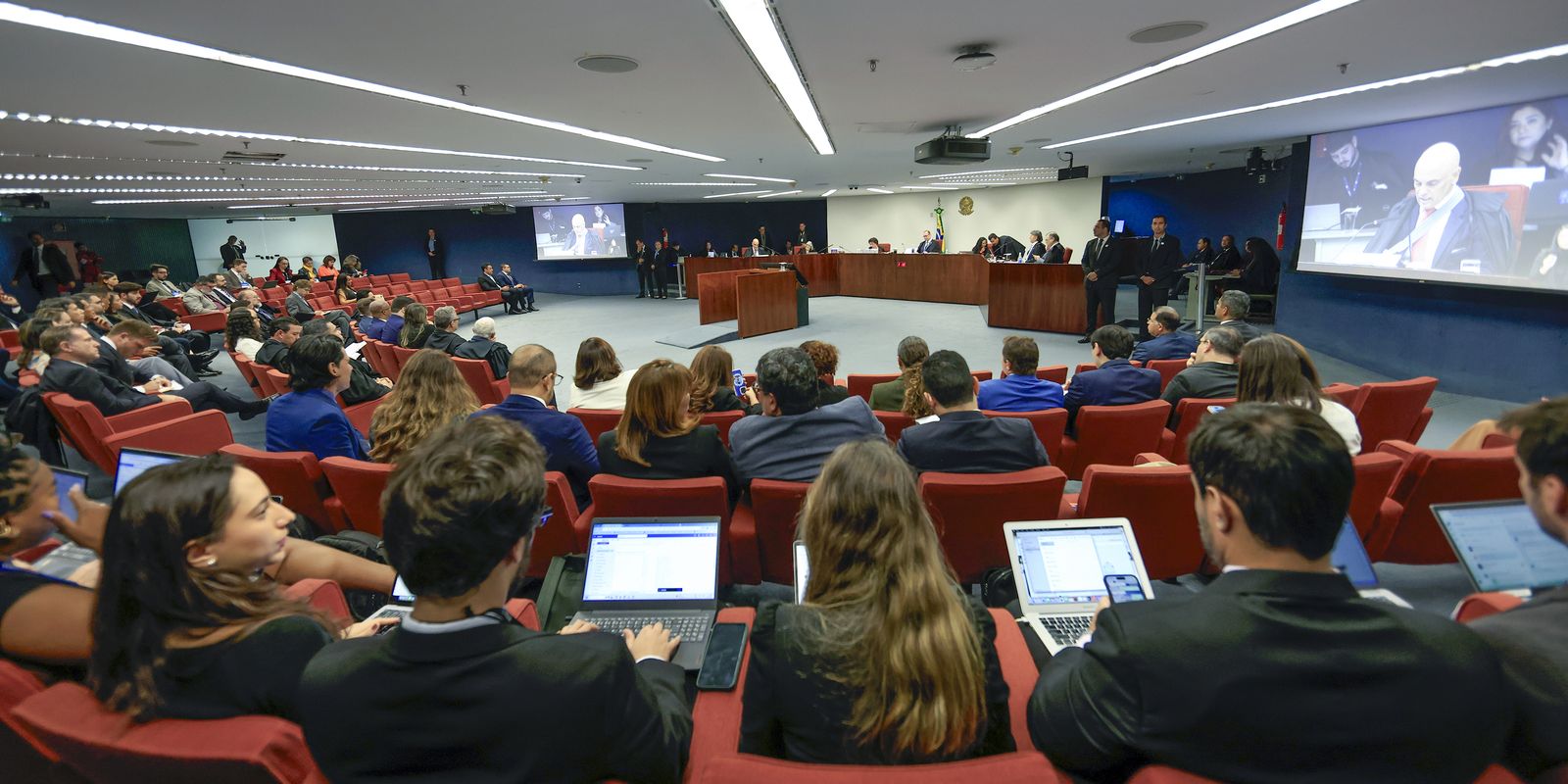 Golpe: maioria da primeira Turma do STF torna réus mais dez acusados